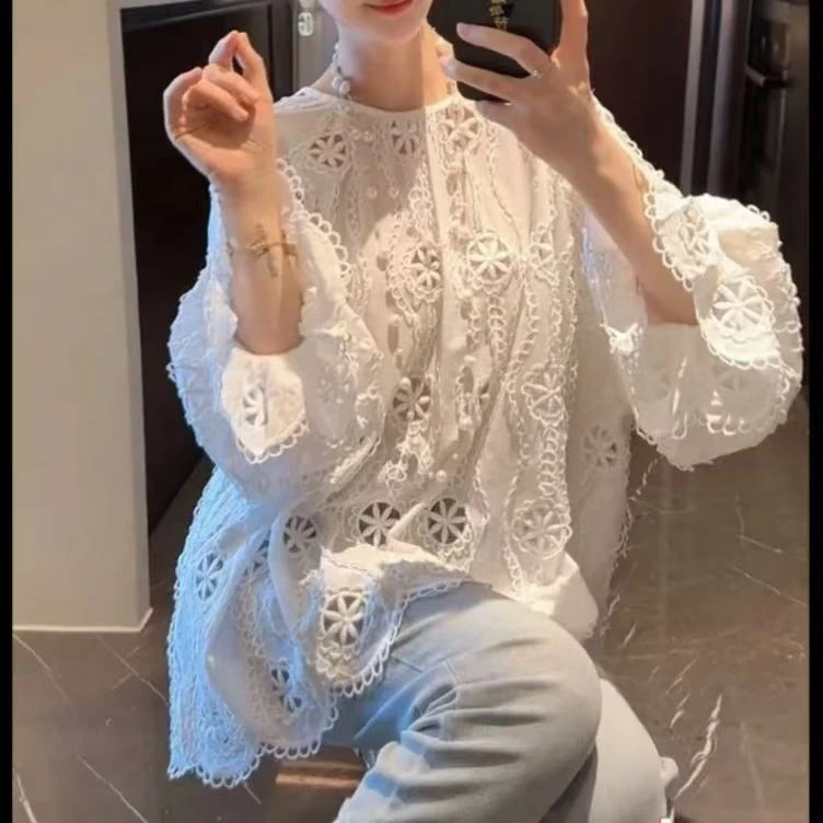 韩系重工刺绣镂空设计蕾丝喇叭袖罩衫女2025夏季新款白色圆领上衣