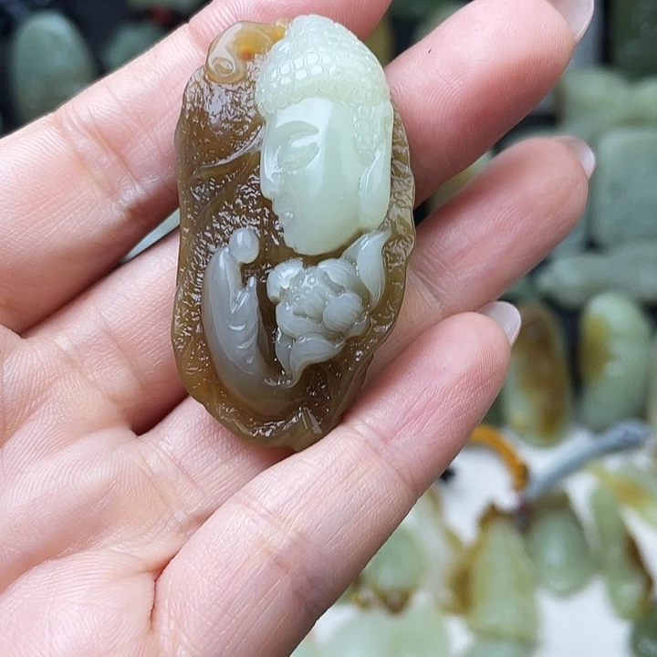 善***好和田玉未镶嵌颈饰