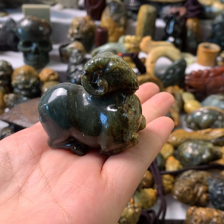 未镶嵌岫岩河磨玉（透闪石质玉）笔搁