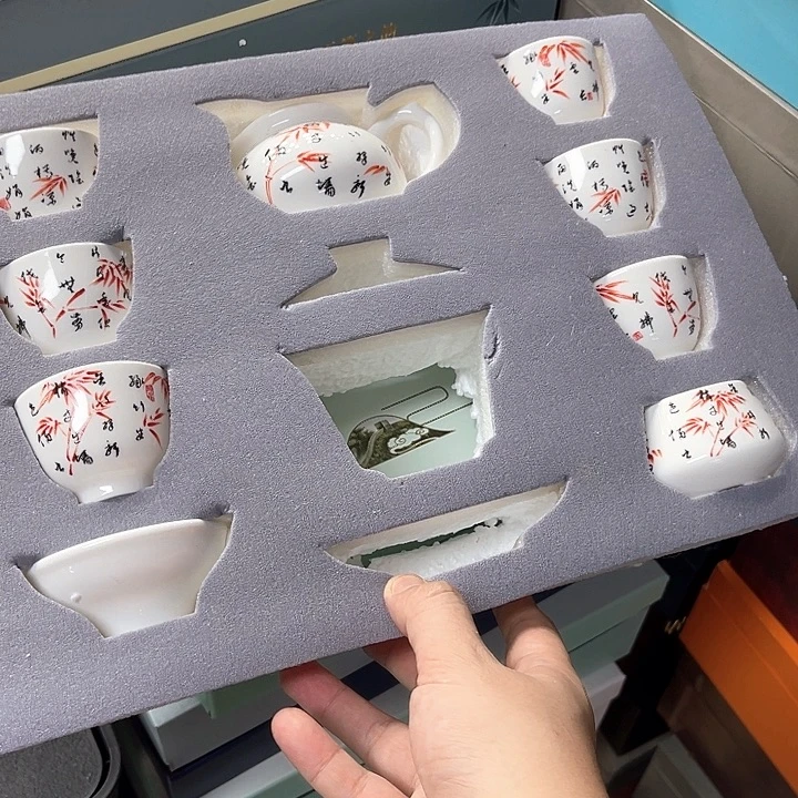 孤品茶具套装等。