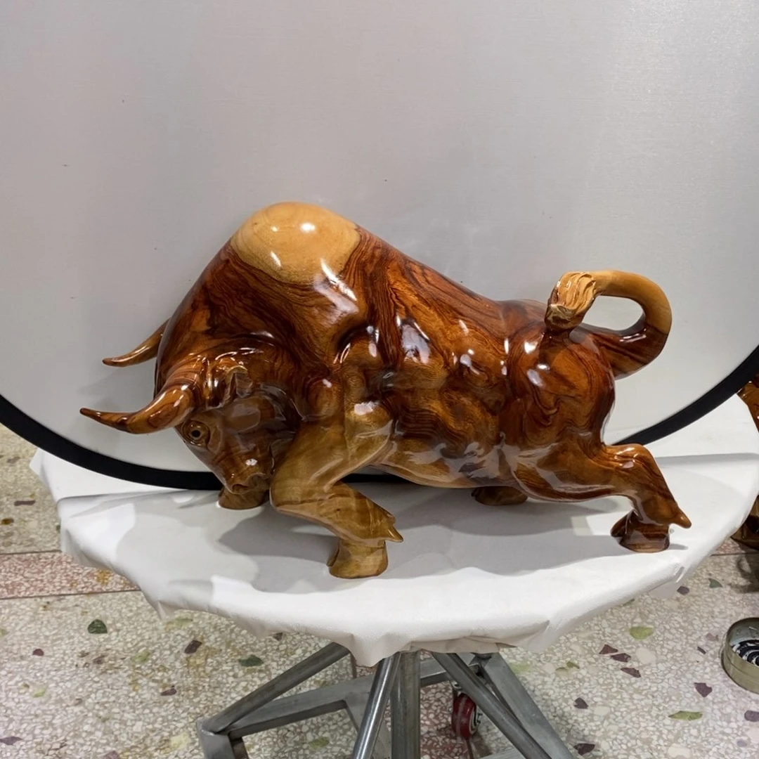 香樟木实木香樟木斗牛摆件