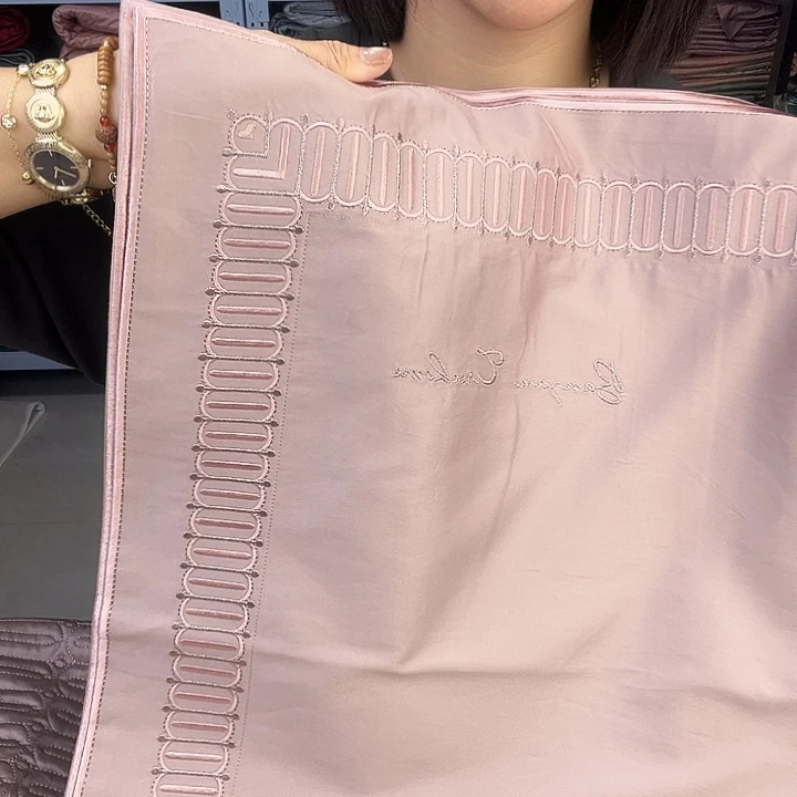 棉棉粉色加大床盖四件套