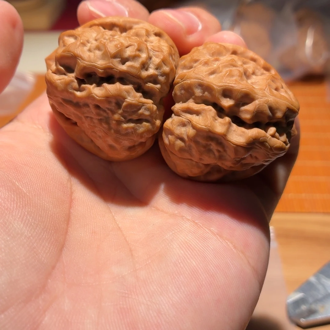 凯***财蛤蟆头文玩核桃B47