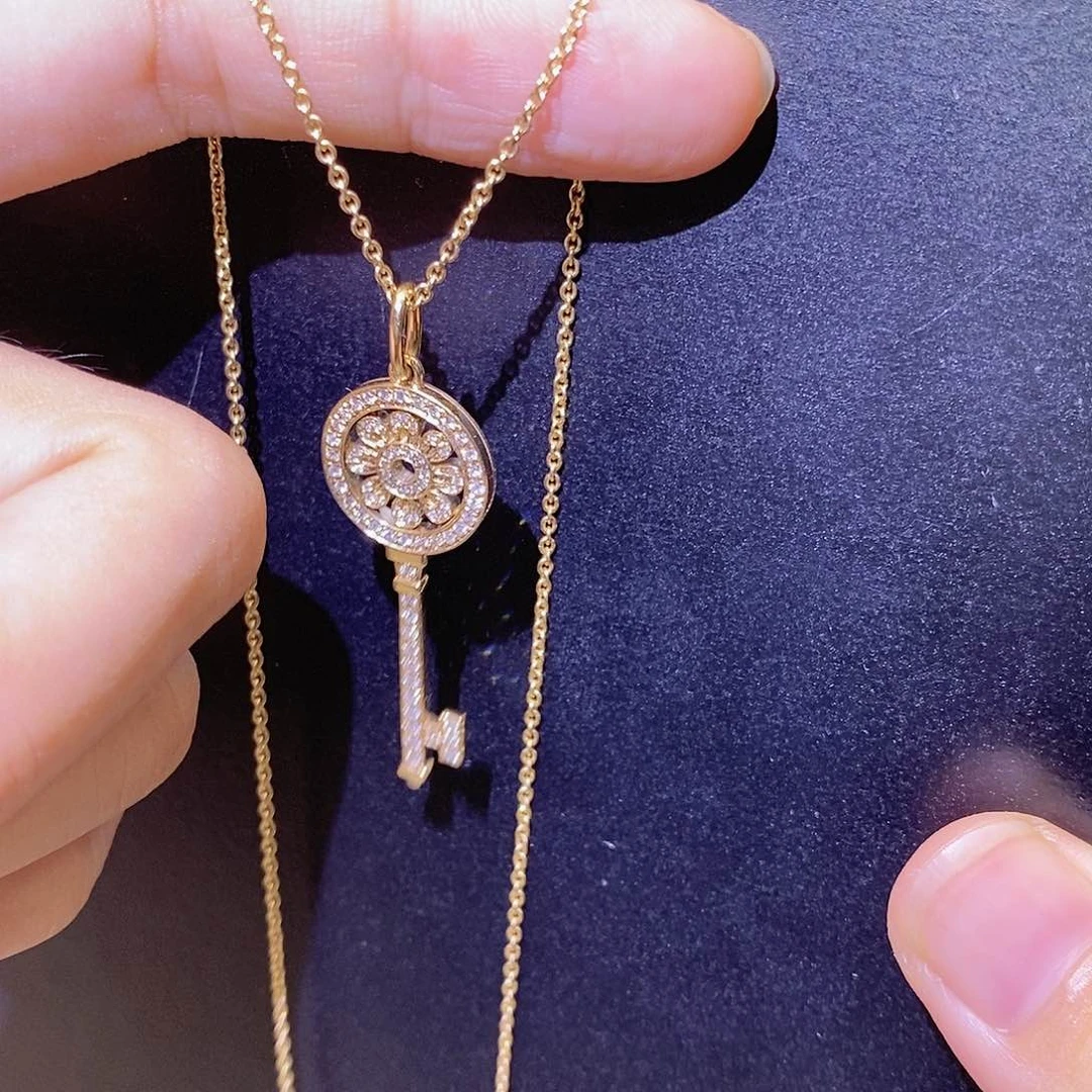 项链钻石18K金镶嵌太阳花钥匙k黄