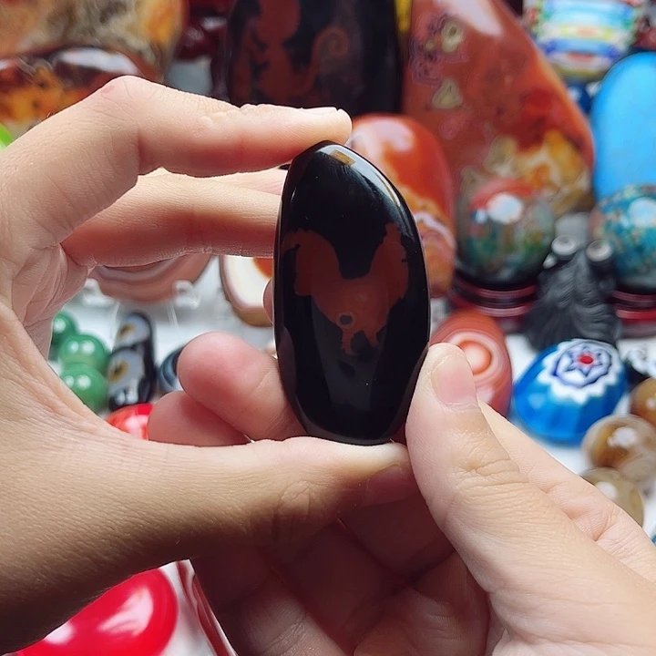 玛瑙/玉髓未镶嵌珠宝奇石