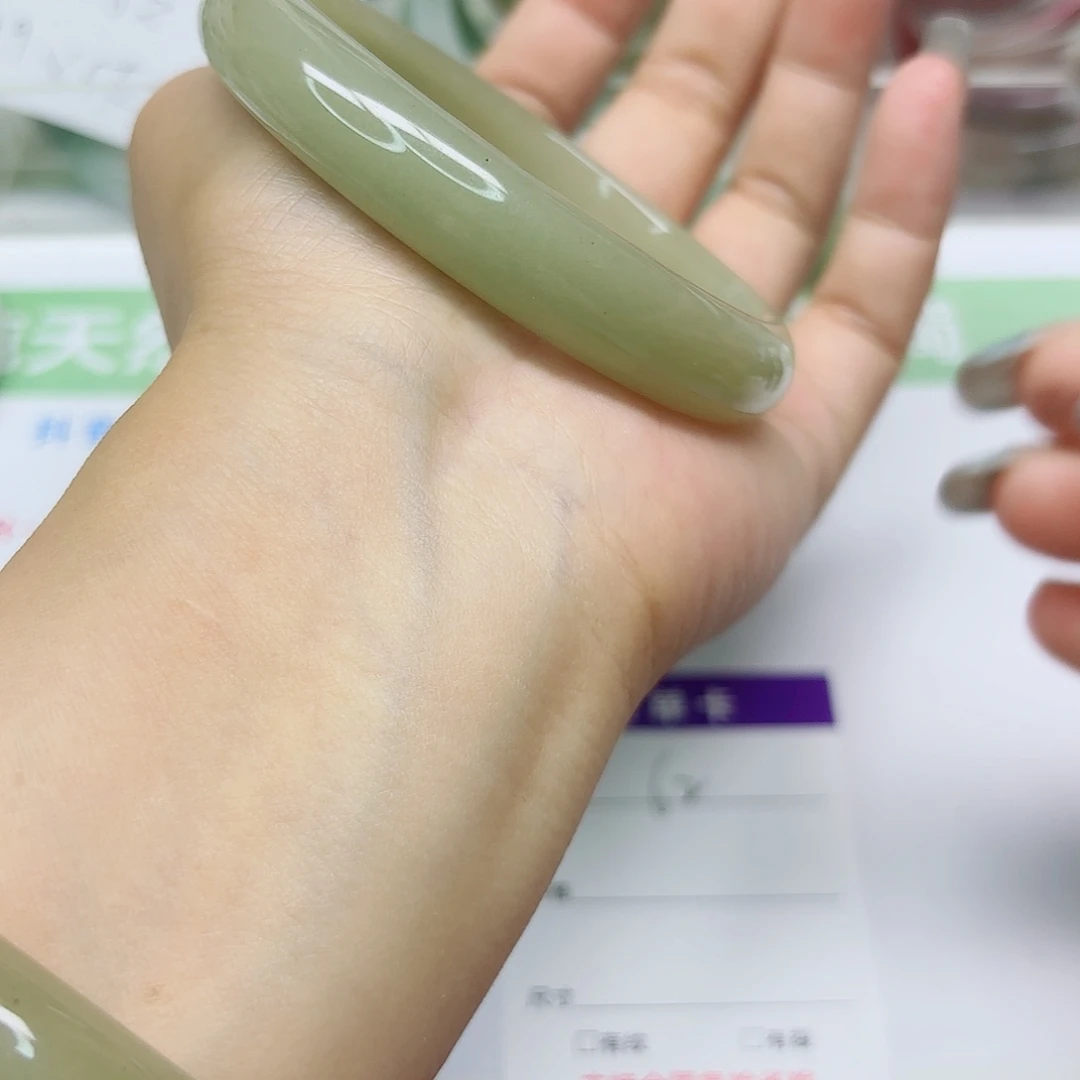 未镶嵌手镯石英质玉62/65
