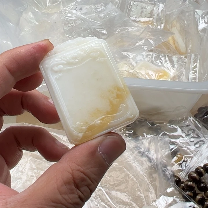 白玉菩提吊坠黄色0485