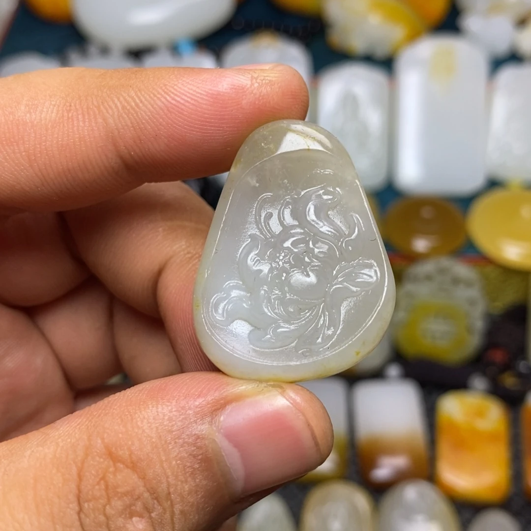 ****子颈饰未镶嵌和田玉