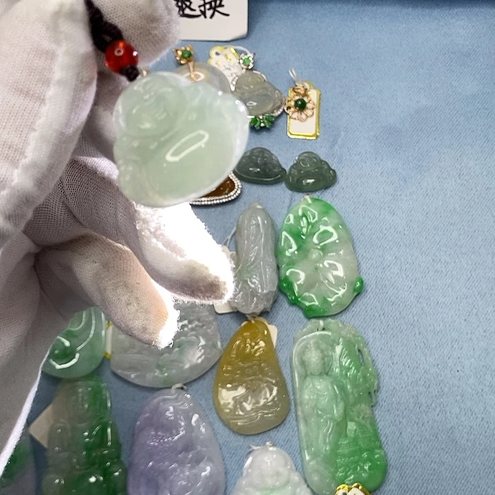 翡翠未镶嵌挂件06