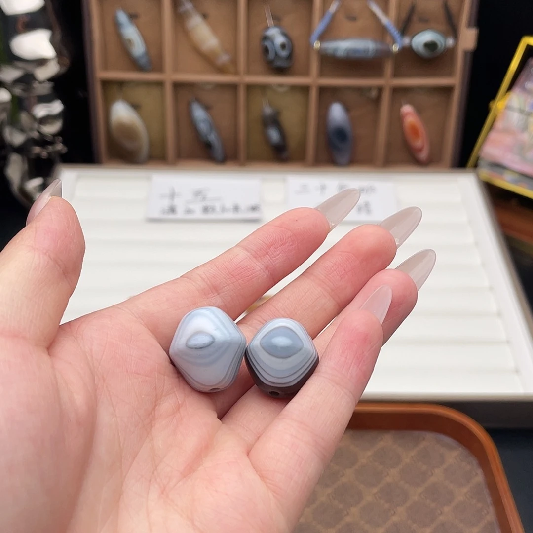 玛瑙/玉髓颈饰合金莲*