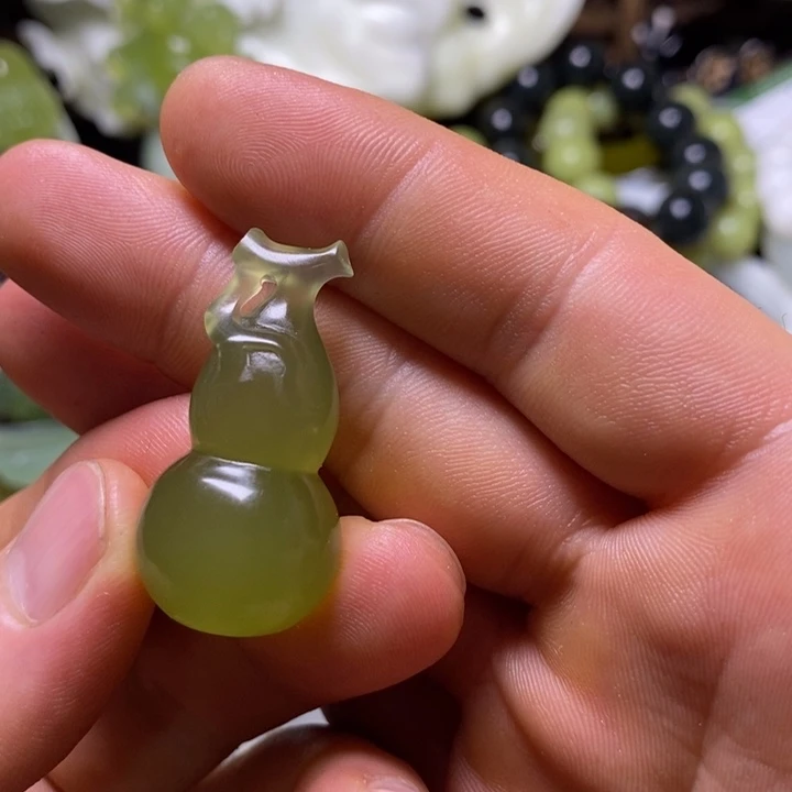 未镶嵌岫玉岫玉颈饰
