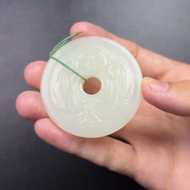 秋***檬和田玉未镶嵌颈饰