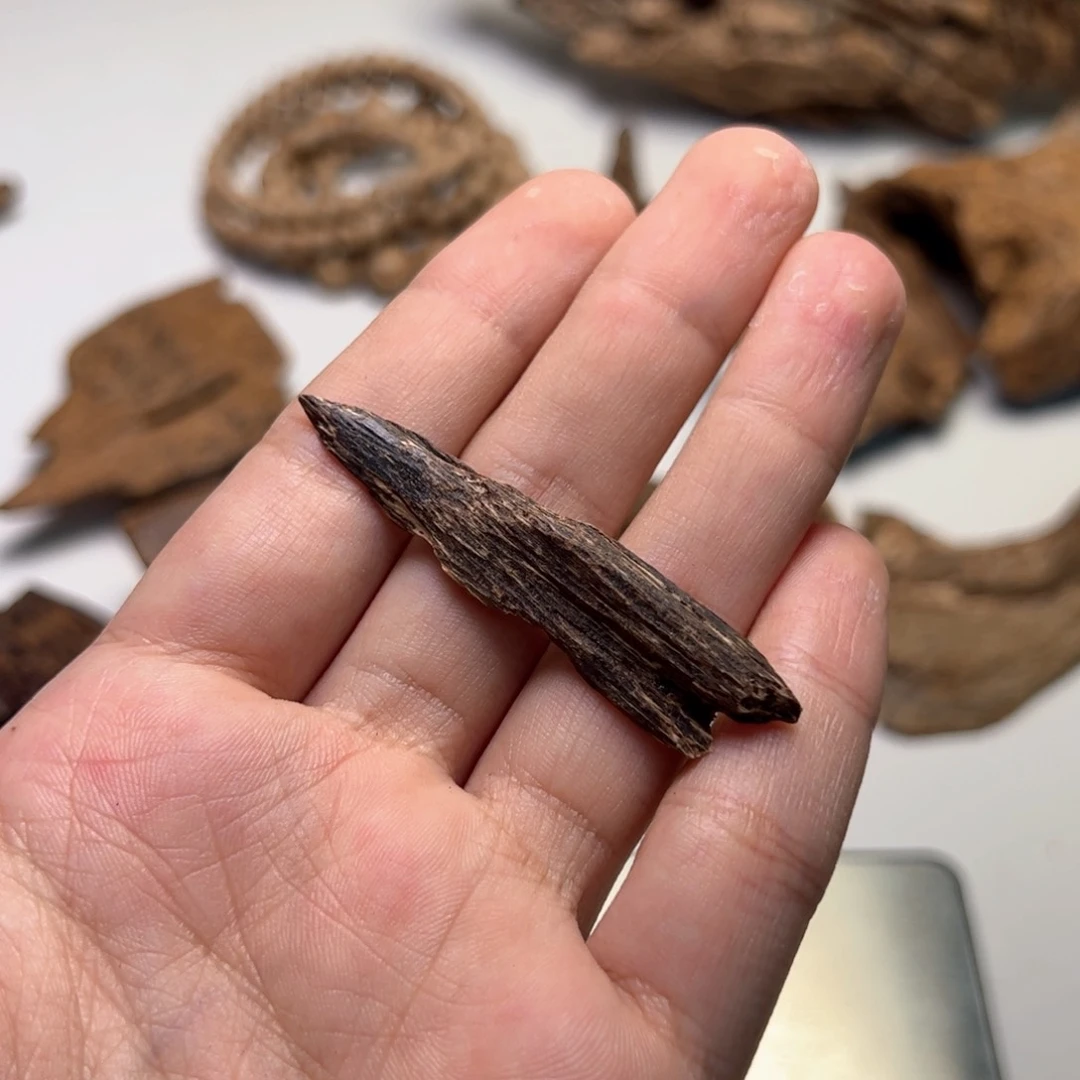 木云***…【老西马沉水】1.42克