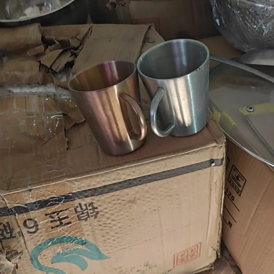 L***q俩带吧杯，瑕疵品，，，