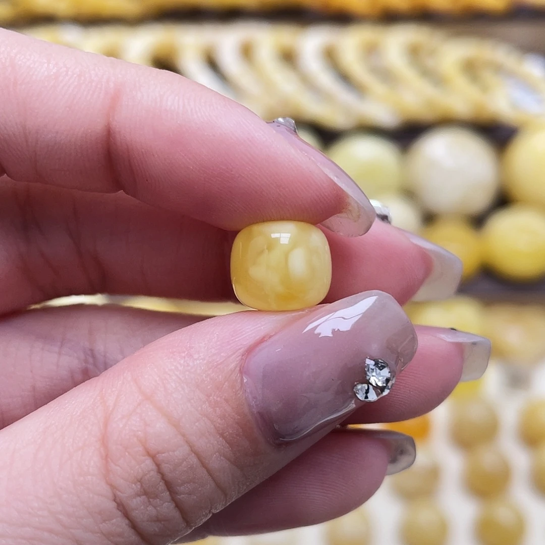 琥珀未镶嵌裸石10.3*9.3mm老型