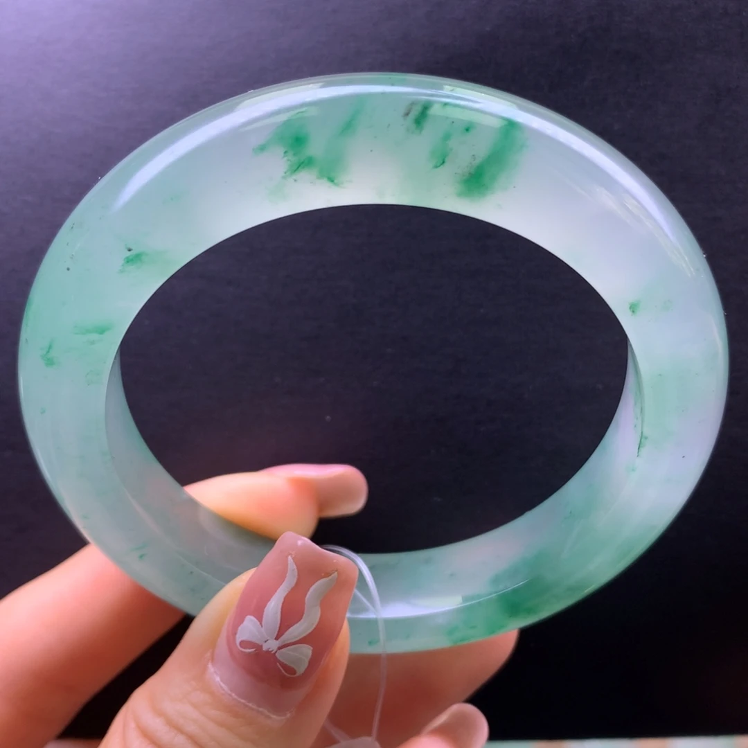 石英质玉未镶嵌手镯