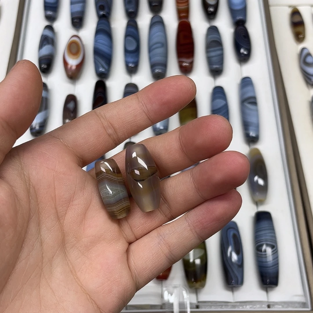 Y***g玛瑙/玉髓合金颈饰