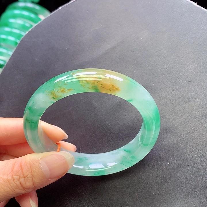 未镶嵌手镯石英质玉