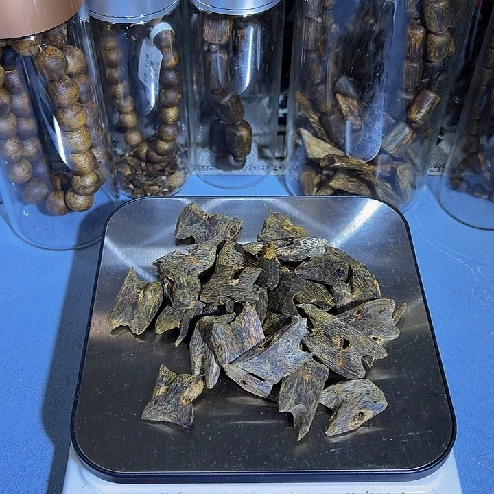 沉香沉香碎屑T**k原材料50