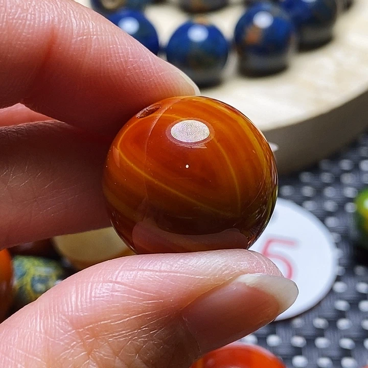 卢***煊玛瑙/玉髓未镶嵌颈饰