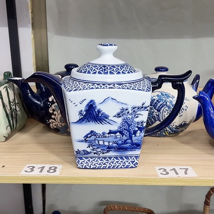摆件手工手绘高温釉下彩家居摆件，茶水壶