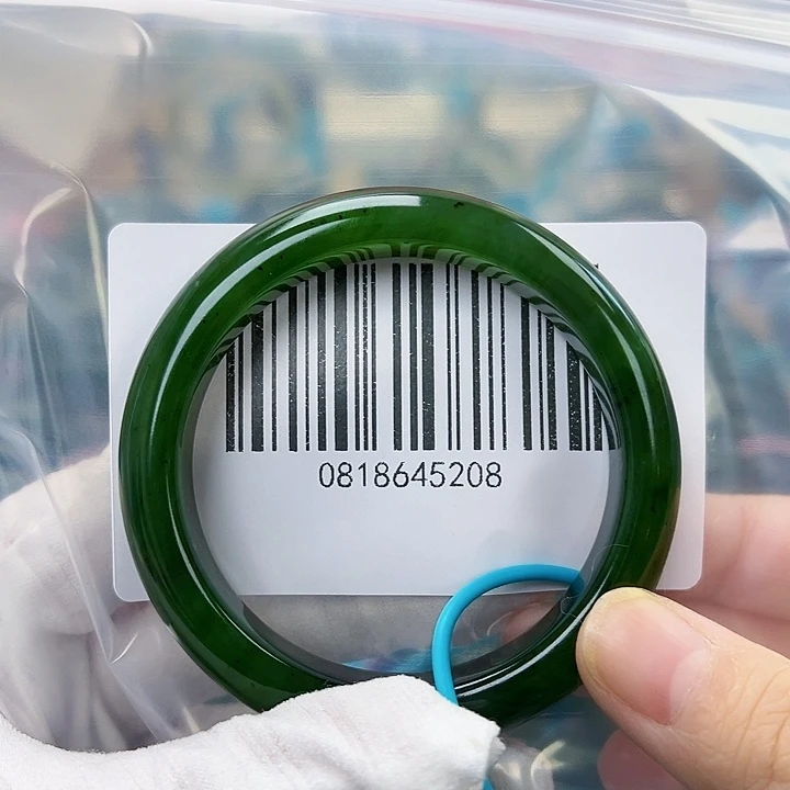 和田玉未镶嵌手镯微瑕5455