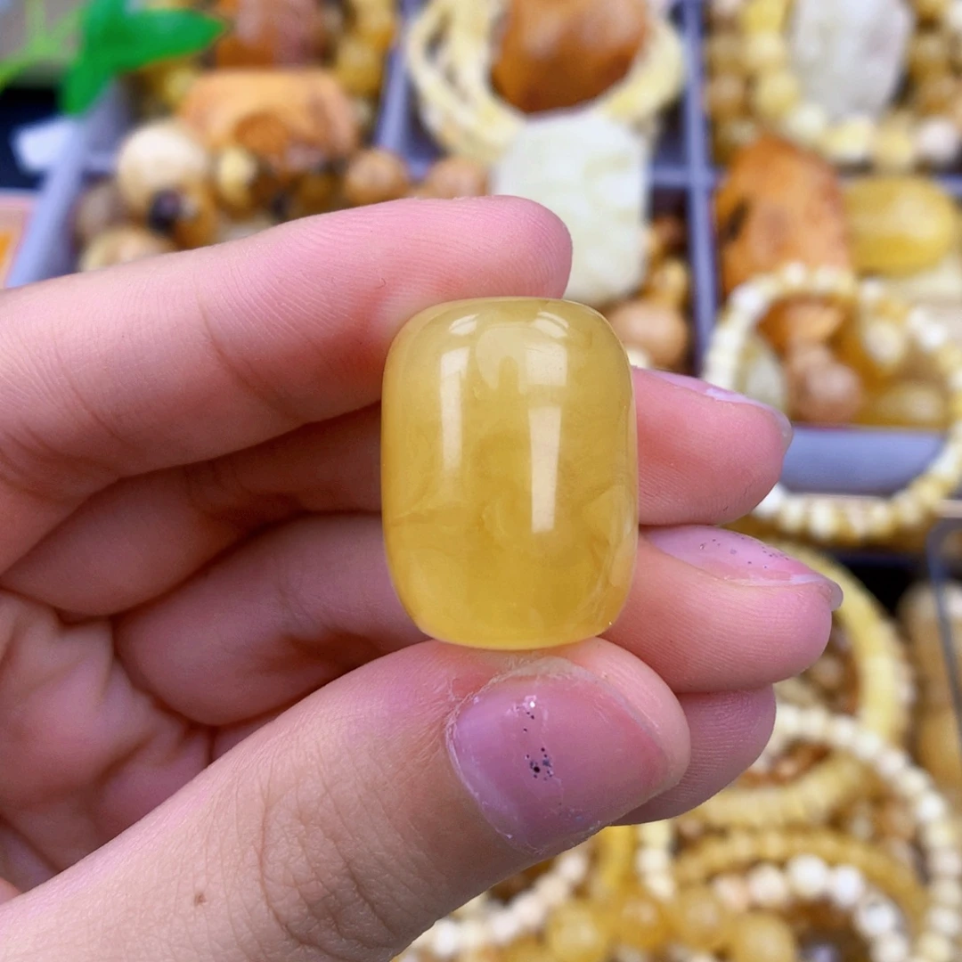 琥珀未镶嵌珠宝奇石22.2×16.6粉