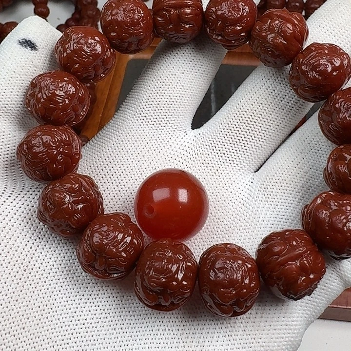 钰***）猴头核桃吊坠玉华蟾王