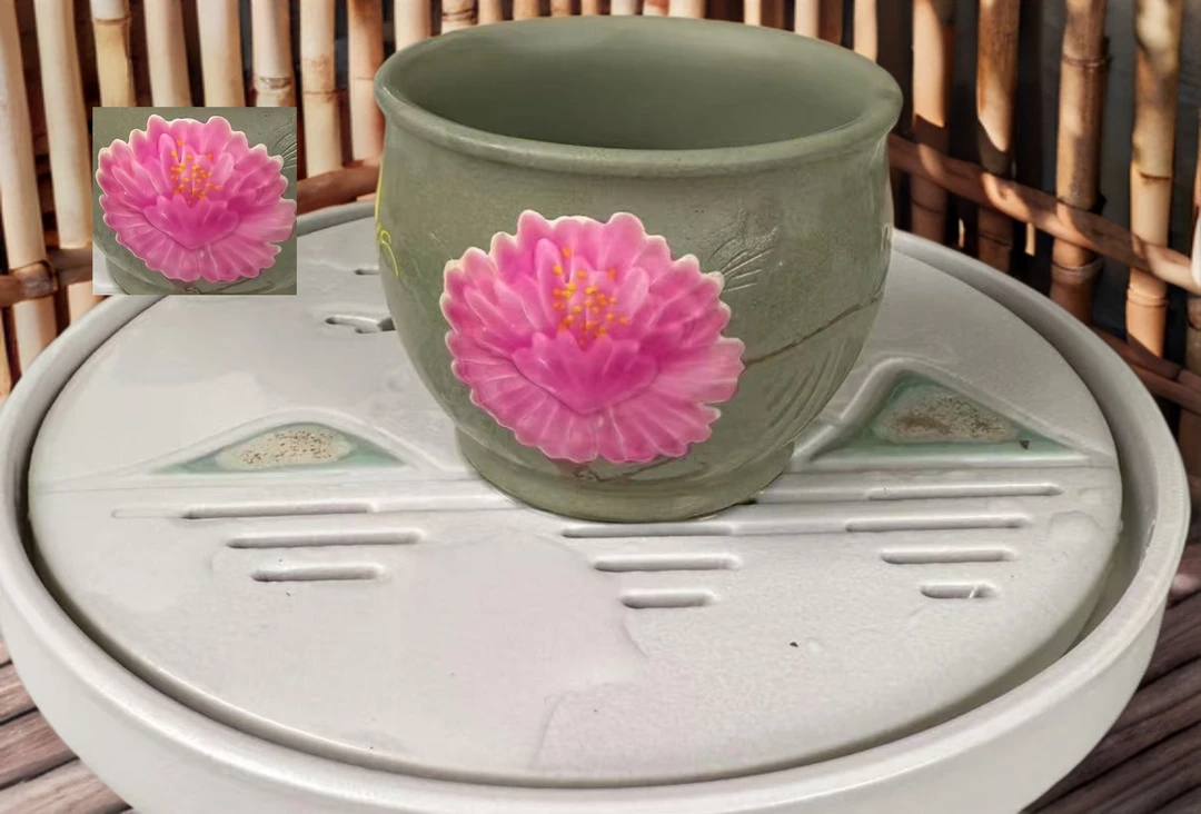 宜兴紫砂。豆青砂牡丹纯手工手绘主人杯