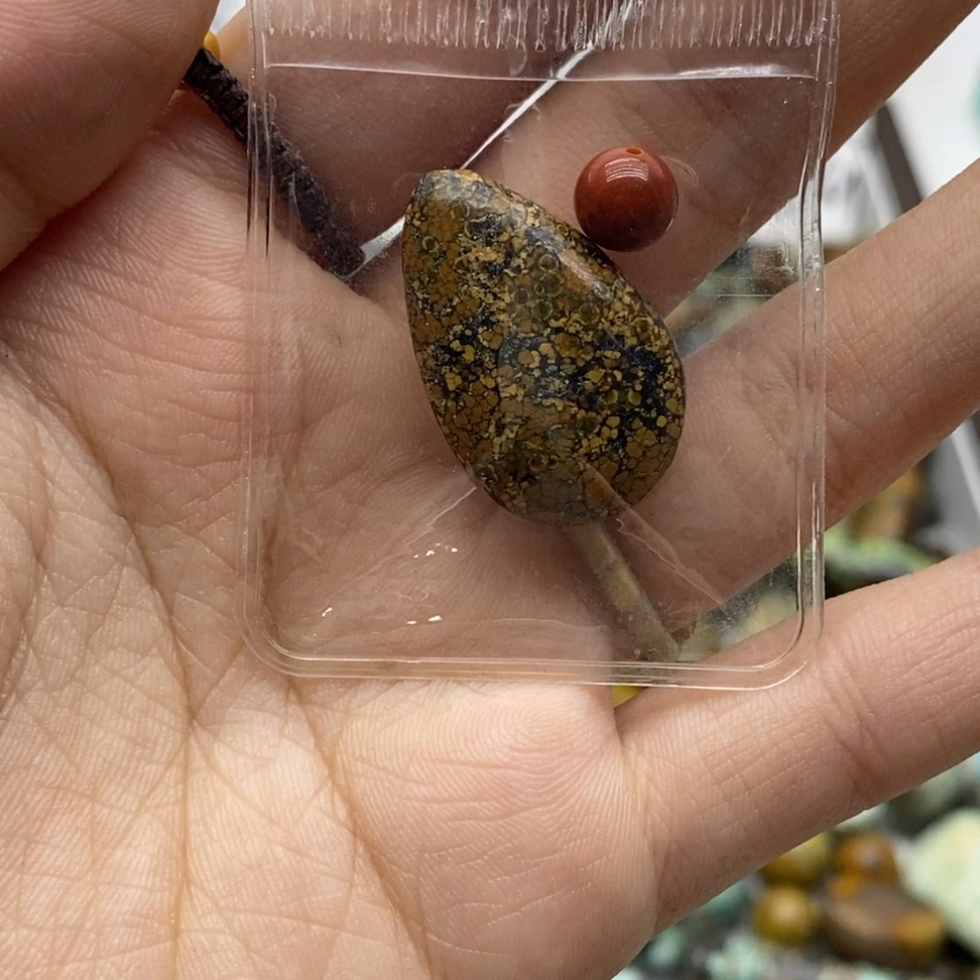 桥****南红玛瑙未镶嵌珠宝奇石