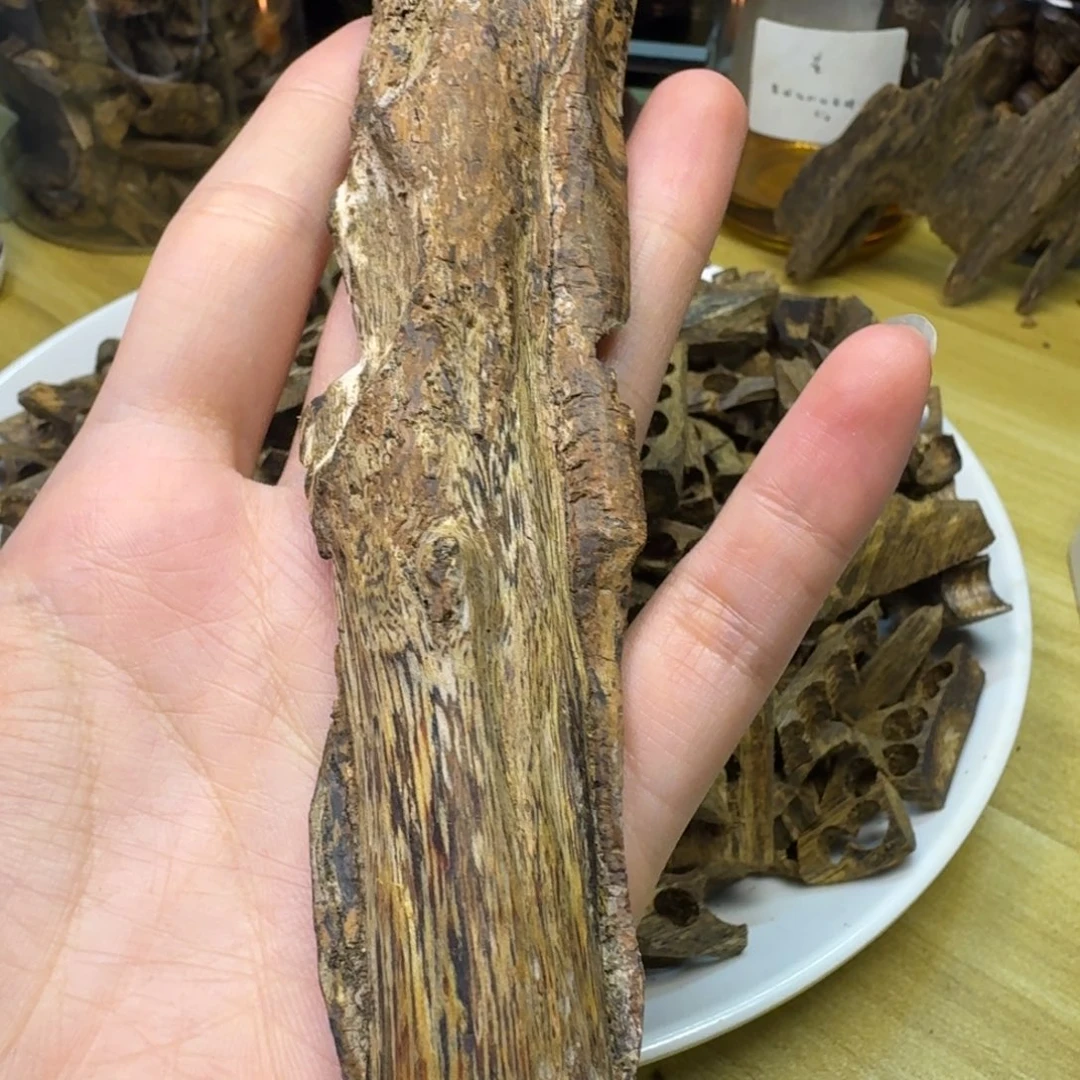 琳***爱沉香碎屑沉香白棋乌身圆叶高油树根油25g