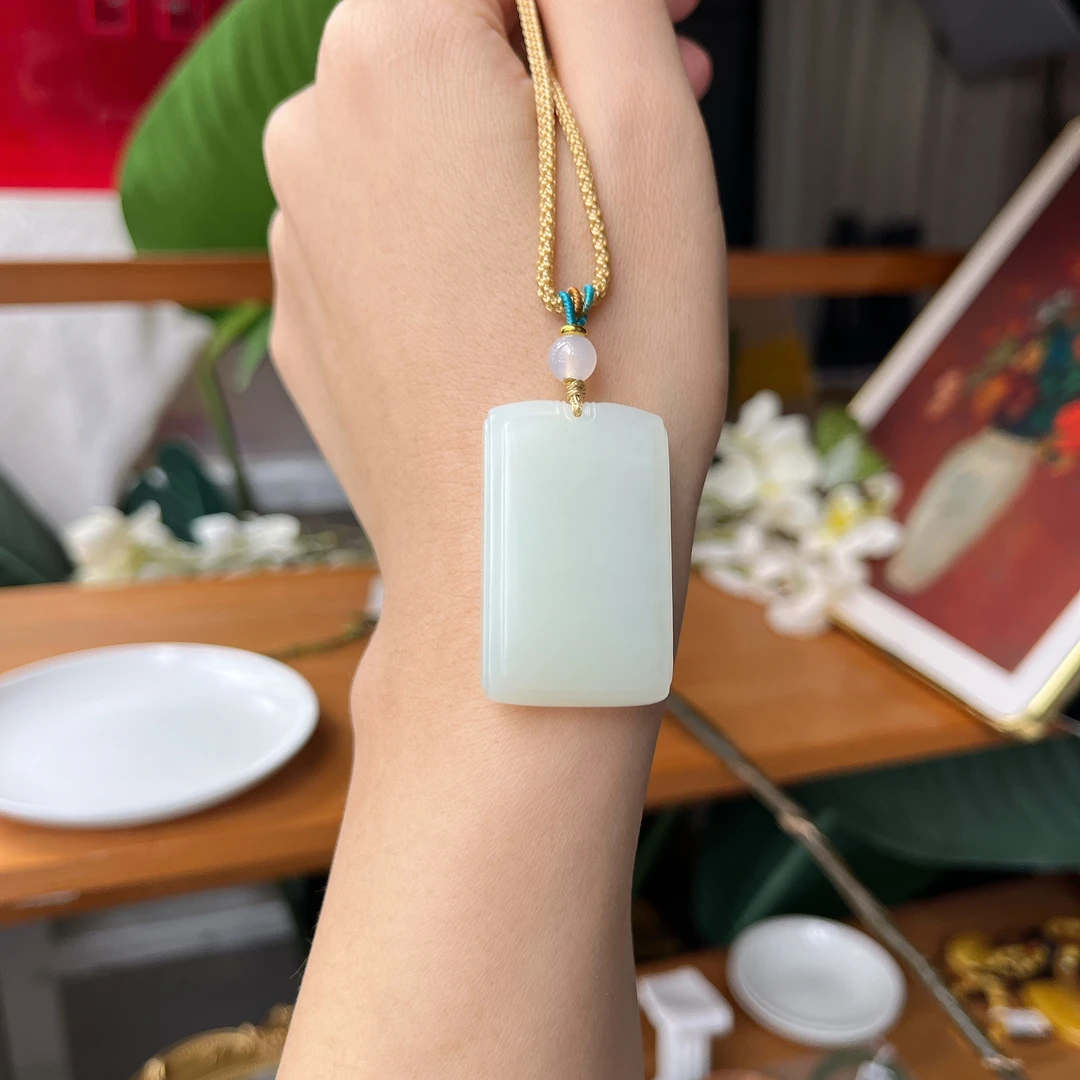 【珠宝厂长】约39*24mm俄料白玉平安无事牌吊坠