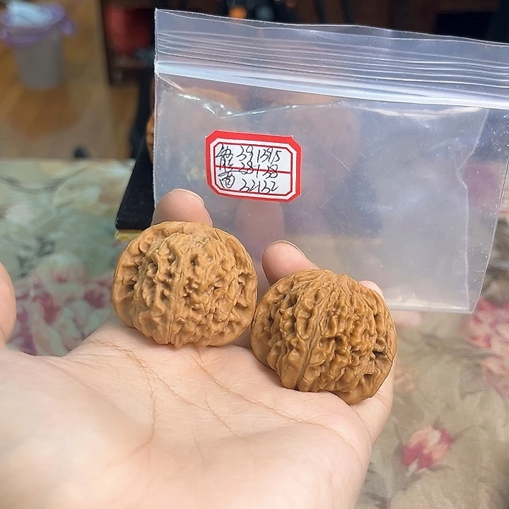 文玩核桃把件老楼