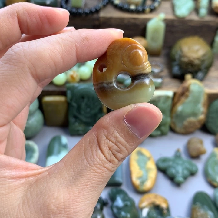 未镶嵌岫岩河磨玉（透闪石质玉）珠宝奇石T***H