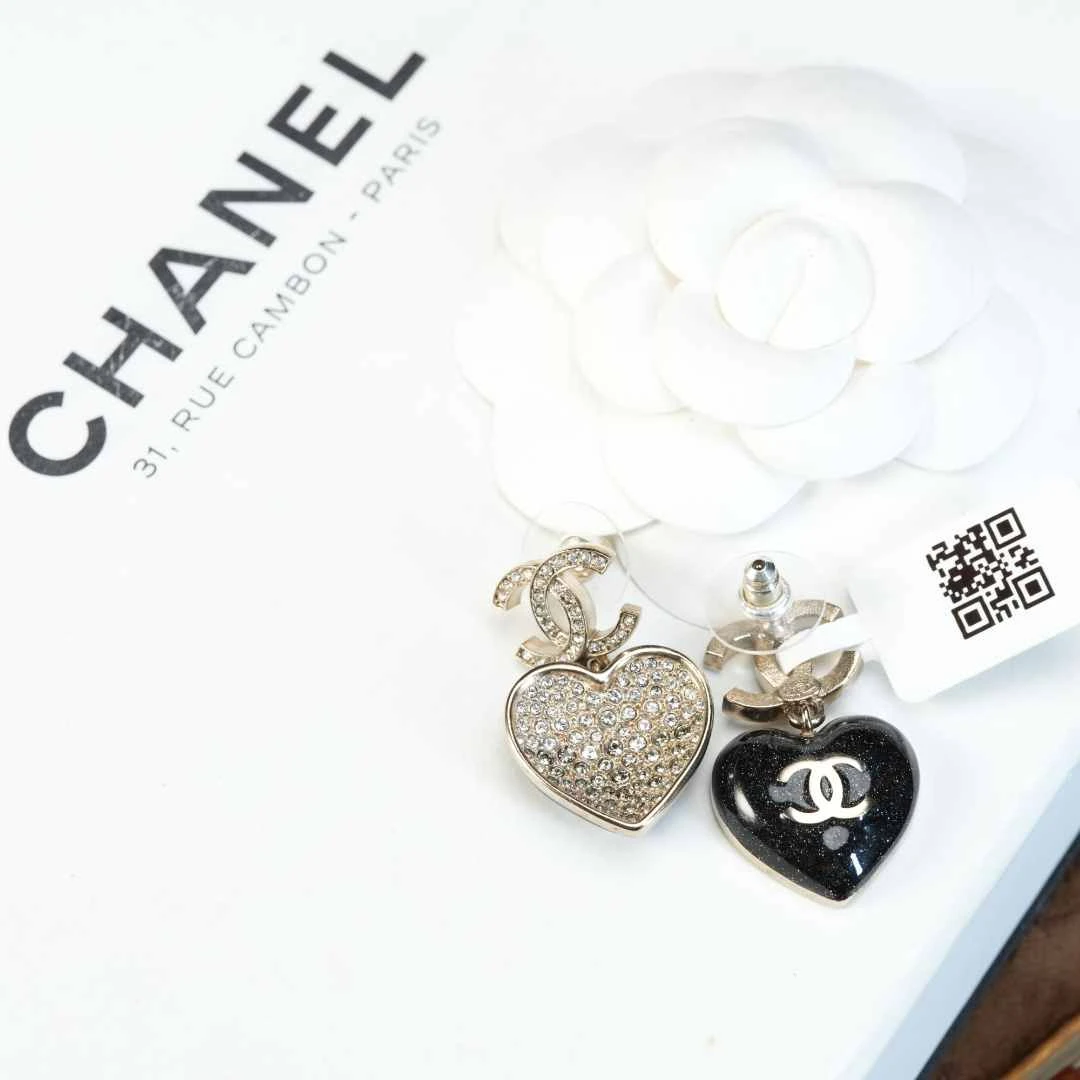 95新 Chanel/香奈儿 柚礼中古/香奈儿桃心耳钉NP509017
