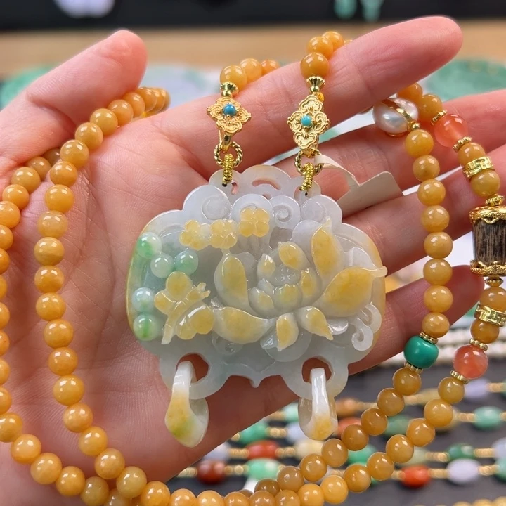 翡翠未镶嵌颈饰吊坠