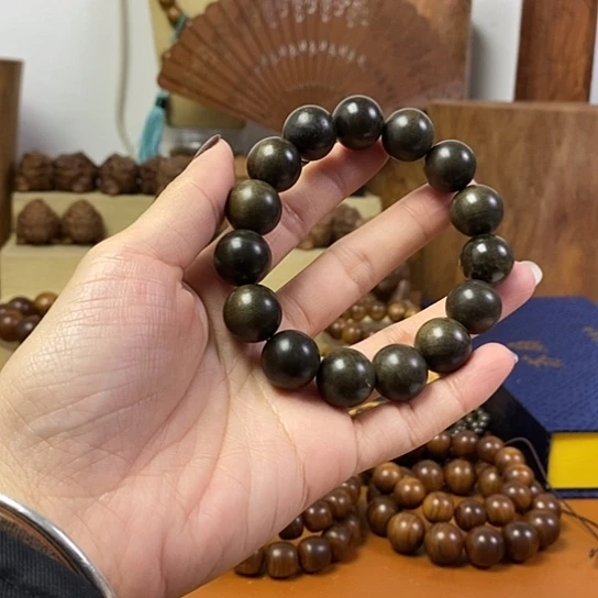 老山檀香微瑕疵阴沉1.5手串