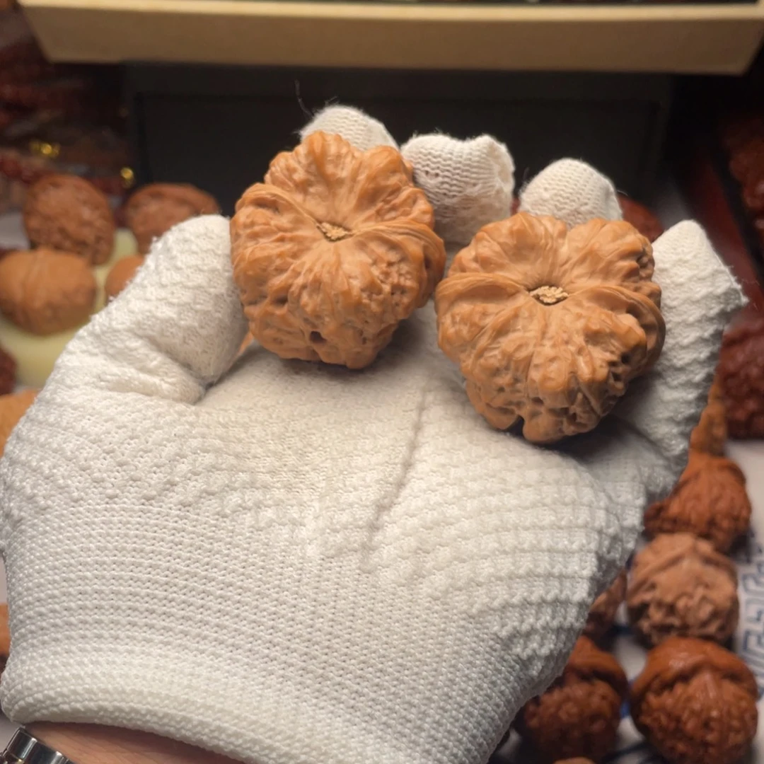 親***.文玩核桃吊坠蛤蟆头文玩核桃