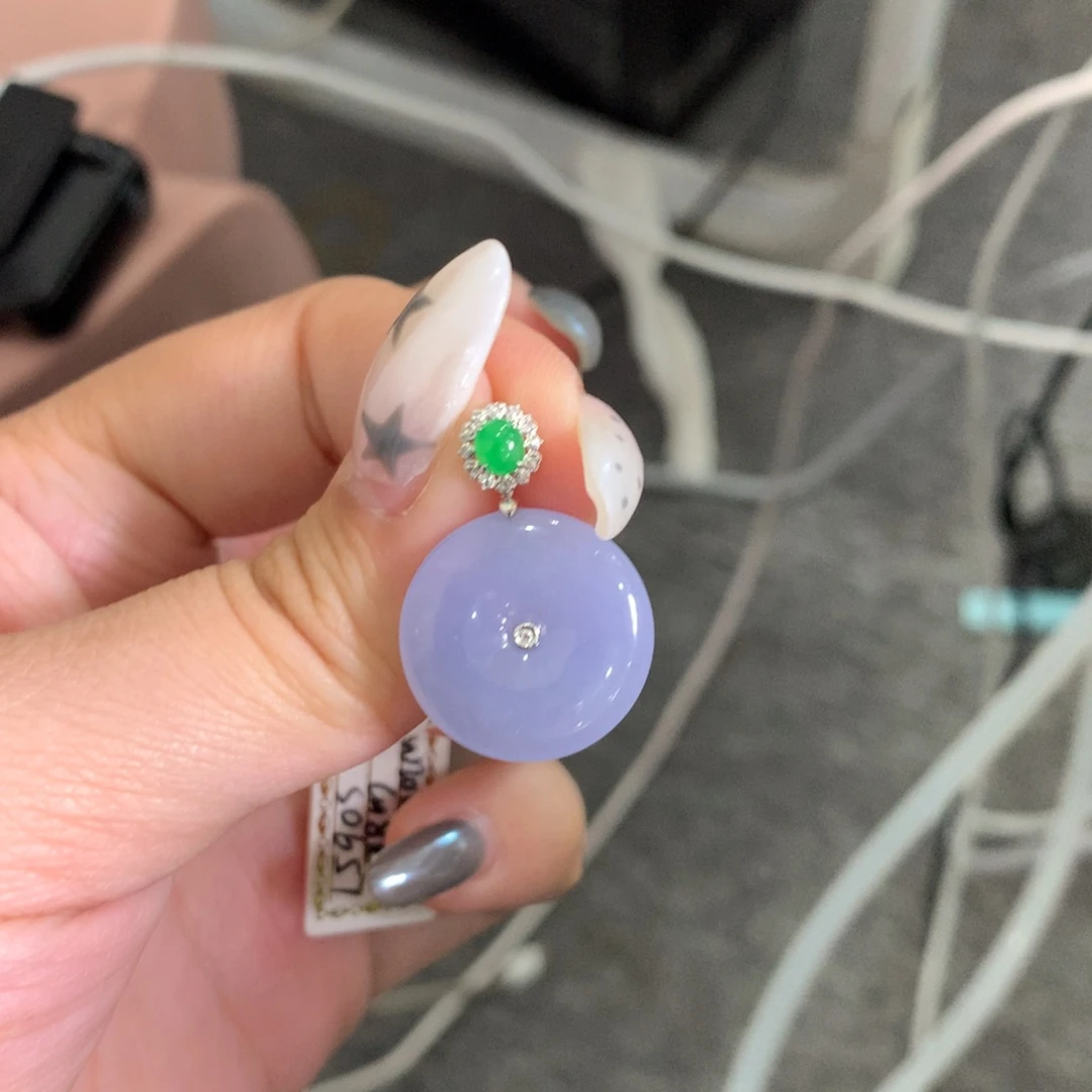 翡翠18K金镶嵌颈饰翡翠