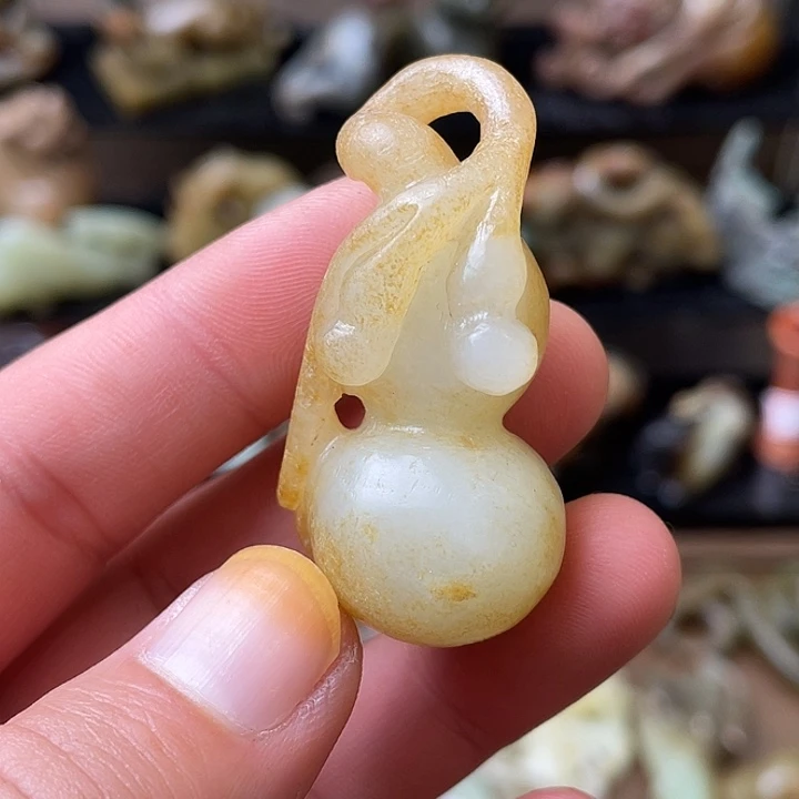 和田玉（糖玉）未镶嵌颈饰