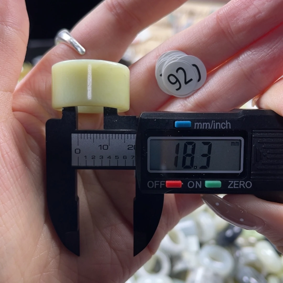 蛇纹石玉未镶嵌戒指