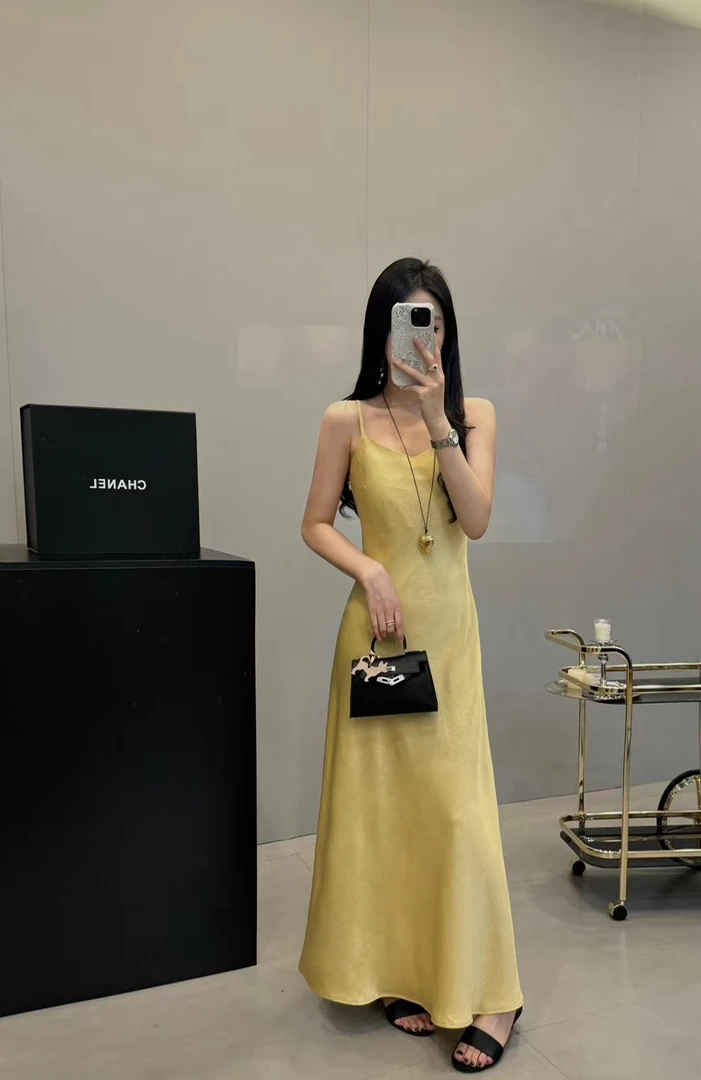 【琦琦专属】轻奢缎面吊带连衣裙女遮肉设计夏季新款裙子薄款626