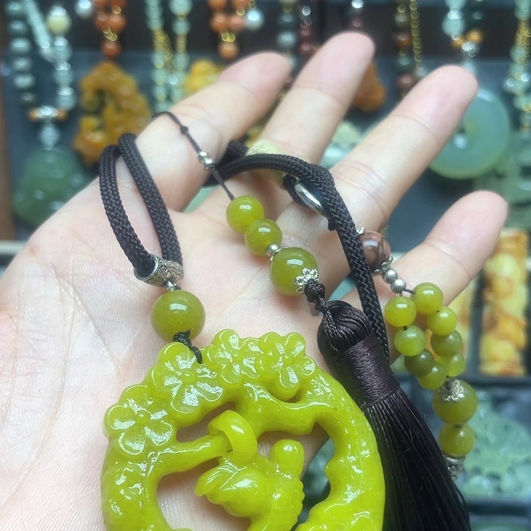 未镶嵌蛇纹石玉颈饰