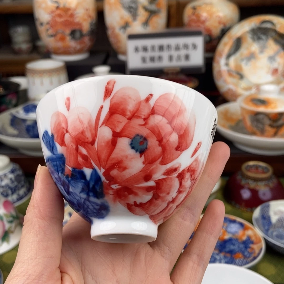 陶瓷的的设计师是一个