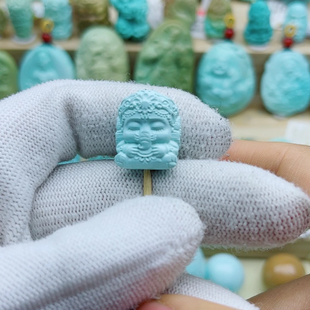 绿松石未镶嵌珠宝奇石