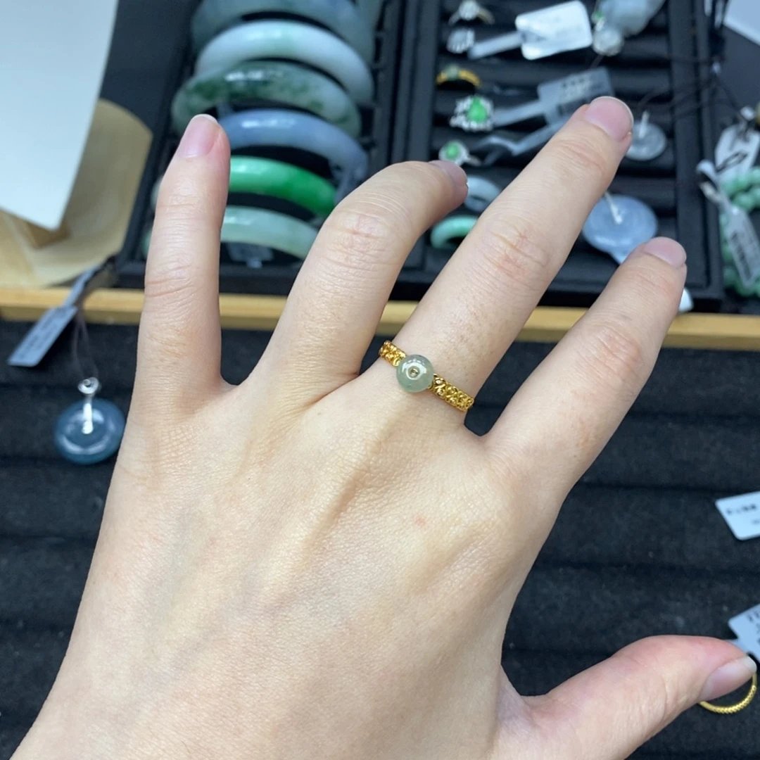 颈饰18K金镶嵌翡翠卡14号