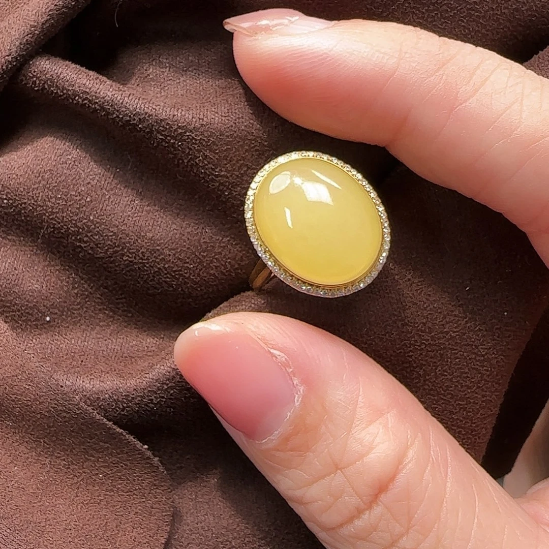 铭***宝和田玉18K金镶嵌戒指