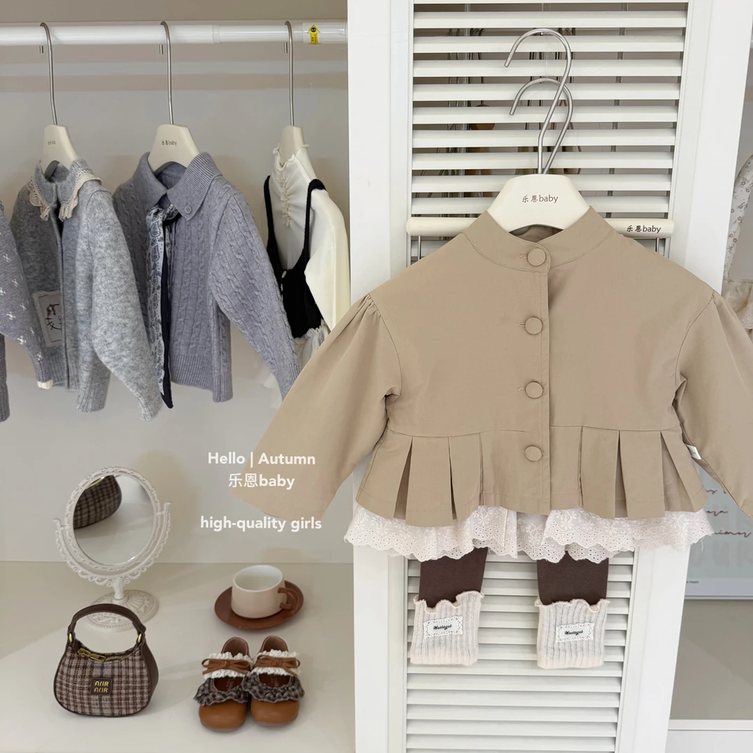 【乐恩童装】原创设计秋冬女童卡其色花边风衣咖色字母打底裤套装