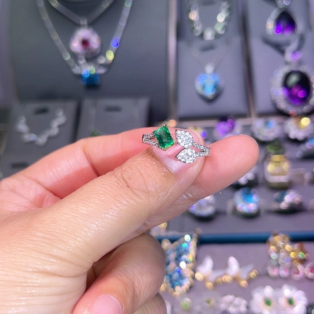 【闪购商品】祖母绿戒指银S925镶嵌兔**丁