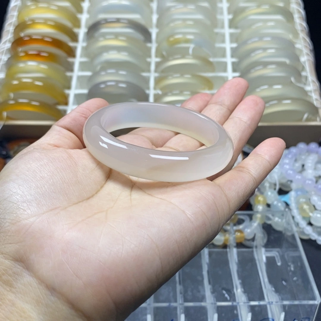 玛瑙/玉髓手镯未镶嵌